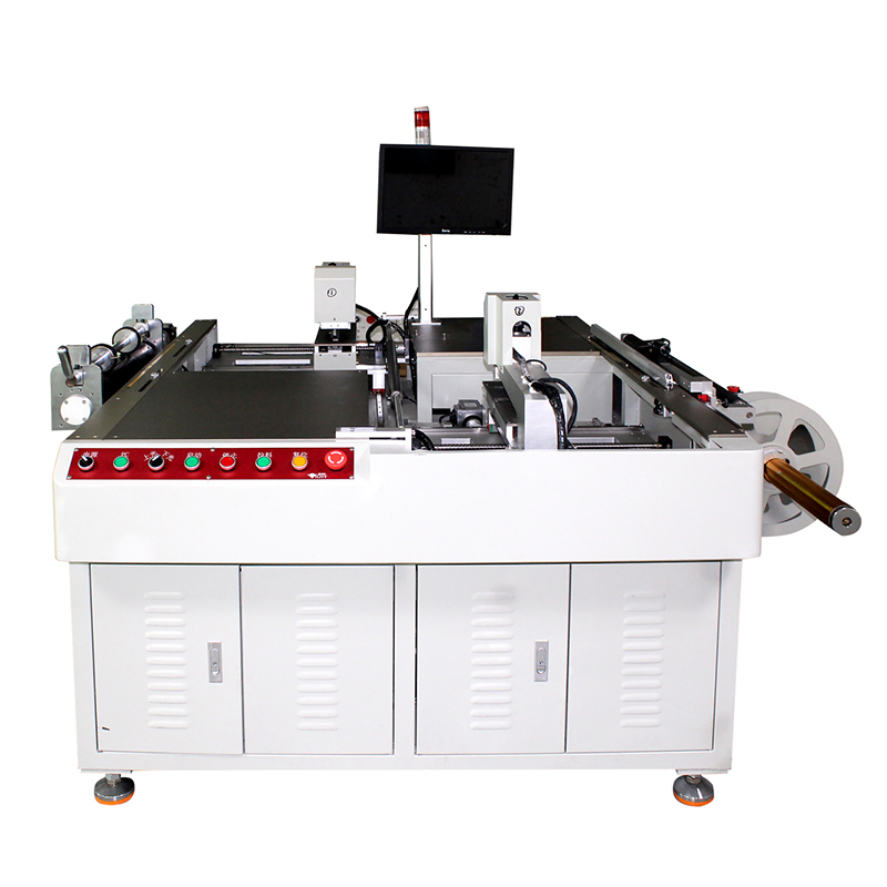 Roll-to-roll double-head misaligned punching machine