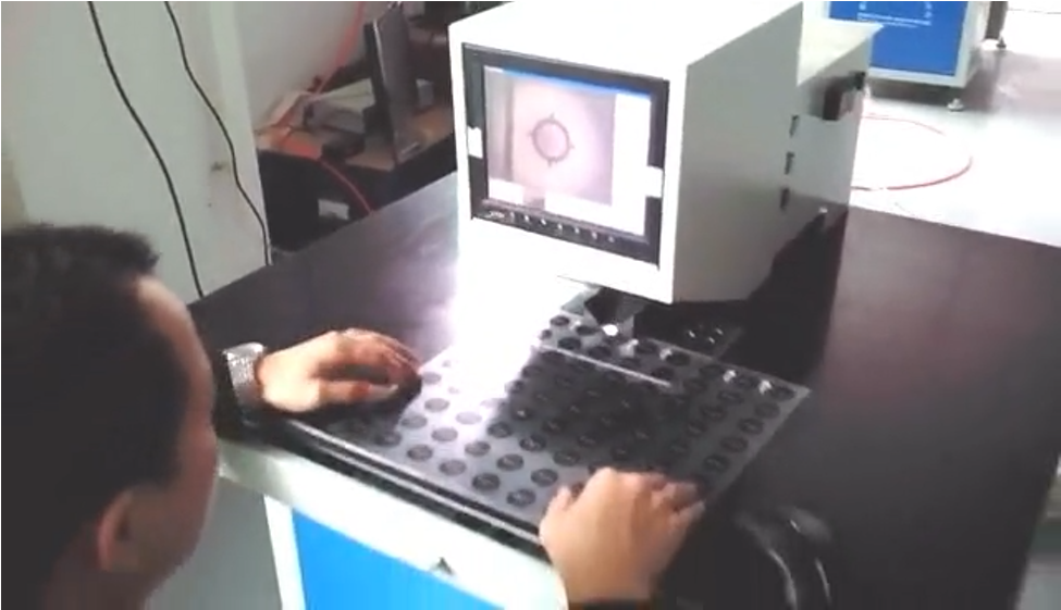 Semi-automatic punching machine